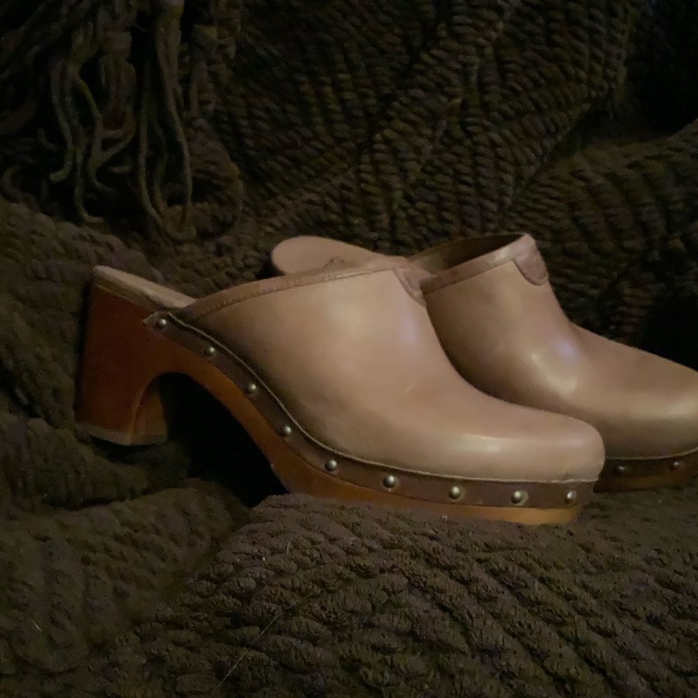 UGG Mule, size 8. Great condition